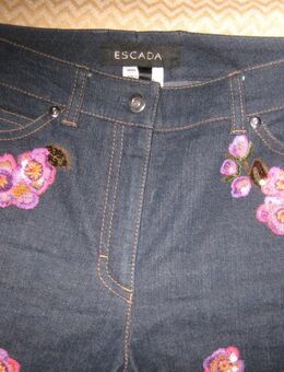 NEU * Edel * Glitzer * 3D Blüten * Stickerei * Hippie- Style * Jeans- Hose "ESCADA" Original * Gr. 34- 36/ S * dunkel- blau * bunt * - Riedlingen