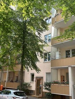 Solide Dreizimmerwohnung mit Balkon in Reinickendorf - Berlin