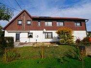 1- bis 2-Familienhaus mit Garten, 2 Garagen und Blick zum Schloss - Eisfeld