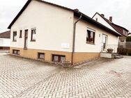 Freistehendes Haus mit Arztpraxis und großem Parkplatz in Frielendorf Kerngemeinde - Frielendorf