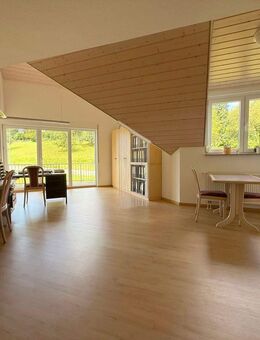 Lorch: Helle 2-Zimmer-Wohnung im Top-Zustand mit Balkon und Tiefgaragenstellplatz - Lorch (Baden-Württemberg)