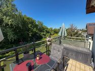 Ruhig gelegene 3-Zimmer-Wohnung mit Balkon und Tiefgaragenstellplatz - Freiburg (Breisgau)
