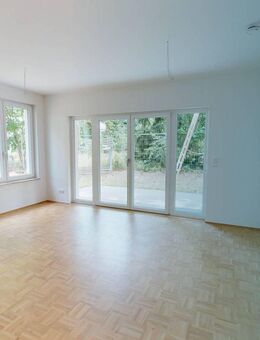 Das perfekte Zuhause: Neuwertige 3-Zimmer-Terrassenwohnung mit EBK, Tageslichtbad, u.v.m. - Strausberg