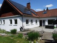 Eckental: Genießer-Einfamilienhaus in abs. ruh. Randlage mit Wellneßbereich (Sauna, Fitneß), Dopp.Gar., PV-Anlage, Kamin, EBK u.v.m.. - Eckental