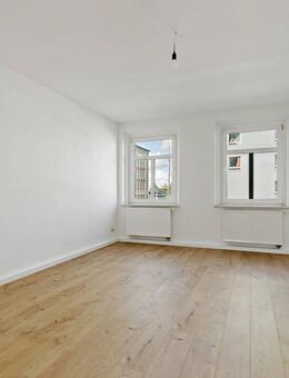 Sanierte 1,5-Raumwohnung mit Balkon in der Delitzscher Straße! - Halle (Saale)