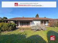 Ottersweier, Bungalow auf großem Grundstück mit Hof, Garten und zwei Garagen! - Ottersweier