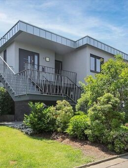 Top-Lage Sieker-Schweiz: Bungalow mit Einliegerwohnung, Doppelgarage und schönem Gartengrundstück - Bielefeld