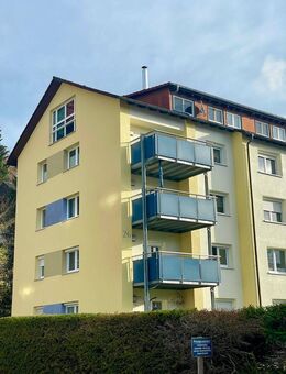 Modernisierte Helle 3-Zimmer-Dachgeschosswohnung mit Sonnenbalkon und Garage in Titisee-Neustadt - Titisee-Neustadt