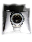 Große Mercedes Armbanduhr in 90425