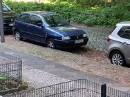 Gepflegter Garagenwagen mit TÜV - Berlin