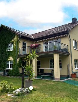 Vielseitiges Wohn- und Geschäftshaus in Top-Lage: Ideal für Wohnen, Arbeiten und Entspannen - Ihre kreative Freiheit mit Greifenstein-Blick! - Bad Blankenburg