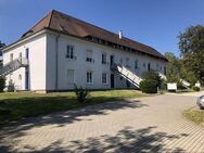 helle Wohnung mit Balkon und Stellplatz - Oschatz