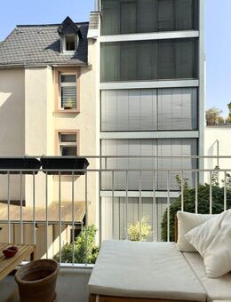Sanierte Altbau Wohnung mit Balkon und Aufzug in bester Nordend Lage - Frankfurt (Main)