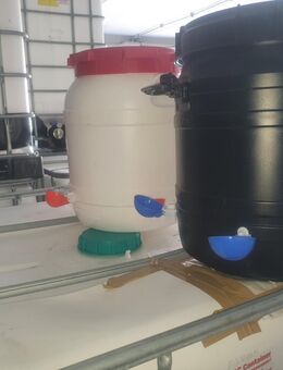 Tränke Geflügel ober Hühner. 55l neu UV undurchlässig - Ranstadt