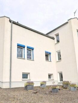 Wohnen am begehrten "Sonnenhang": freistehendes, großzügiges Einfamilienhaus mit Terrasse + Garten - Wiehl