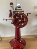 Schwungrad Aufschnittmaschine manuell mit Sockel in 8330