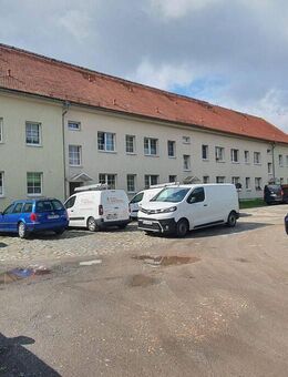 Charmante 2-Zimmer-Wohnung im Erdgeschoß auf historischem Vierseithof - Wohnen mit Charakter - Arnsdorf