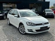 VW Golf Variant Highline BMT*Pano*8x Alu - Oberteuringen