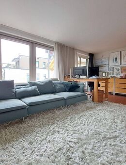In Ettlingen "Am Vogelsang": Hochmoderne 4-Zi.-ETW im 1. OG einer kl. Einheit u. interessantem Anwesen. Mit 101 m² Wohnfl., gr. Balkon, Kell - Ettlingen