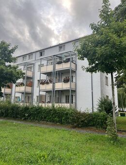 Heimgarten 2-Reihe, Balkon, offene Wohnküche, Bezug nach Fachsanierung mit neuer Innendämmung - Chemnitz