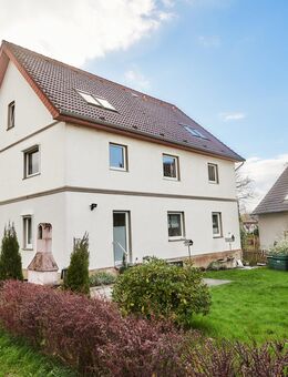 Komplett renoviertes großzügiges Ein-/Zweifamilienhaus in ruhiger Lage von Blomberg - Blomberg (Nordrhein-Westfalen)