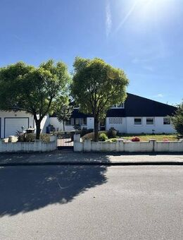 Sehr geräumiges Einfamilienhaus, beste Ortslage, Erweiterungsmöglichkeit mit Einliegewerwohnung und weiterem EFH!! - Garrel