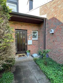 Reihenmittelhaus inkl. Tiefgaragenstellplatz in Hamburg Niendorf - Hamburg