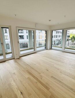 Erstbezug! Luxuriöse 2-Zimmer-Panoramawohnung mit Rundum-Balkon und TG-Stellplatz mit E-Ladesäule - München