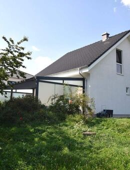 Modernes Einfamilienhaus mit Doppelgarage und großem Garten in ruhiger Lage! - Lichtenfels (Bayern)