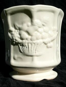 Umtopf mit schönen Blumenmotiven - Niederfischbach