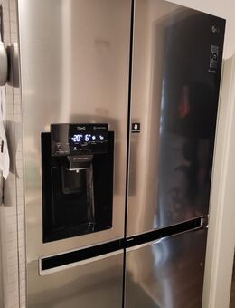 Kühl-Gefrierkombination mit Eiswürfelmaschine von LG - Bielefeld