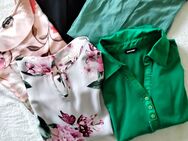 Verschiedene Damen Kleidung in verschiedenen Größen - Kassel