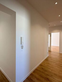 Modernes Wohnglück in Frankenthal - 4-Zimmer-Wohnung mit Südbalkon & Stellplatz - Frankenthal (Pfalz)