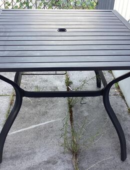 Balkon/Gartentisch mit zwei Stühlen - Darmstadt Nordstadt