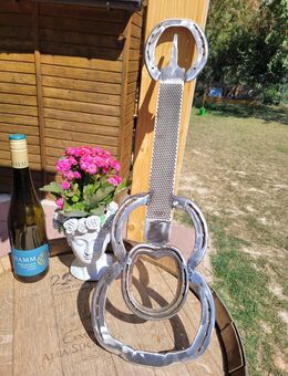 Gitarre aus alten Hufeisen - Hahnstätten