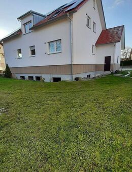 4-Zimmer Wohnung / Haus Erstbezug - ideal für Familien - mit großem Garten am Bach - Rot (Rot)