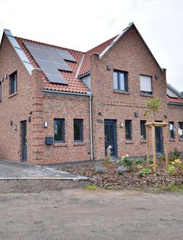 Exklusive Doppelhaushälfte in ruhiger Lage von Drebber *KfW 40+ Standard* - Drebber