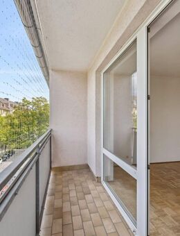 Attraktive Kapitalanlage: 2,5-Zimmer-Wohnung mit zwei Balkonen in zentraler Lage - München