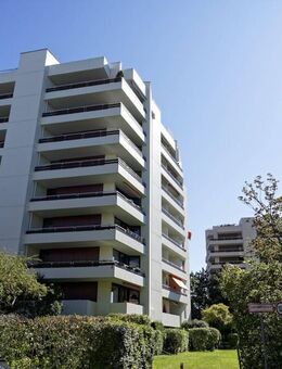 Charmante 4 Zimmer-Wohnung mit Alpenblick und Dach-Pool (Zusammenlegung: zweier 2-ZKB WEs) - Augsburg
