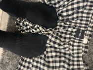 Junger man verkauft Boxershorts & Socken usw - Herford (Hansestadt)