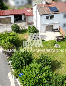 Sanierte Doppelhaushälfte mit großen Garagen und separatem Büro - Hirschau