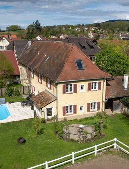Großzügiges historisches Ensemble mit Gasthaus und Wohnungen - Bad Bellingen