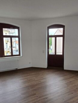 Erstbezug nach gründlicher Renovierung: 2-Zimmerwohnung mit Nordbalkon in zentrumsnaher Lage – familienfreundlich und verkehrsgünstig - Heidenau (Sachsen)