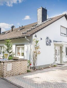 Bad Soden - Altenhain: Charmante Doppelhaushälfte mit Blick ins Grüne - Wohnen am Altenhainer Tal! - Bad Soden (Taunus)