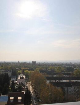 Frankfurt-Eckenheim: Toller Ausblick! Schöne 3-Zimmer-Wohnung mit Dachterasse! - Frankfurt (Main)