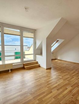 Herrliche 3-Zimmer-Dachwohnung mit Dachterrasse und Balkon - Magdeburg