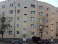 3-Zimmer-Wohnung mit Badewanne und Balkon in Zerbst - Zerbst (Anhalt)