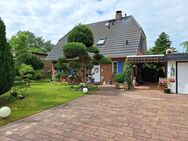 Gepflegtes Einfamilienhaus mit Garage, Carport und Teich unweit von Greifswald - Süderholz