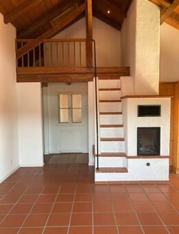 Individuelle Dachgeschosswohnung mit Westbalkon in historischer Villa - Prien (Chiemsee)