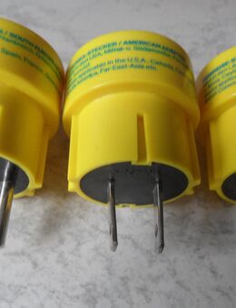 Biete 3 Universalstecker - Essen